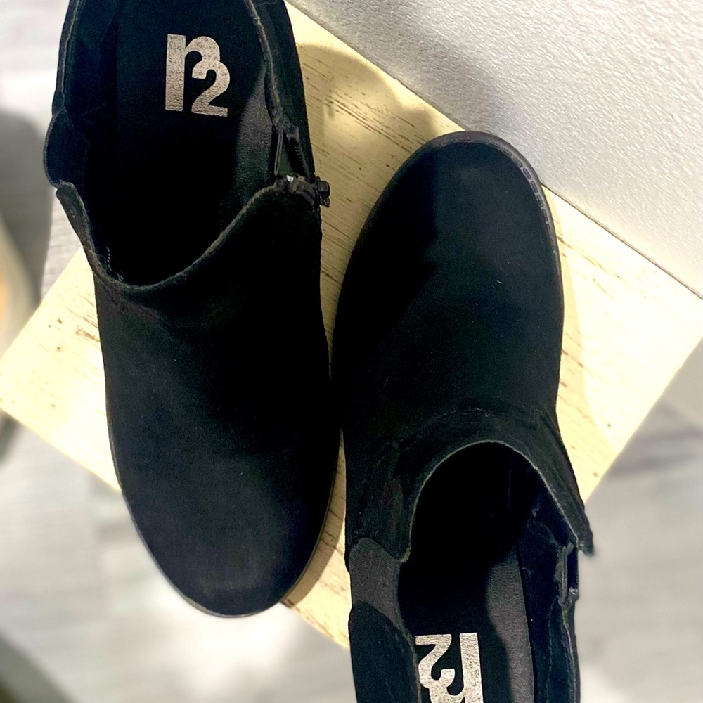 Black wedge; comfortable
